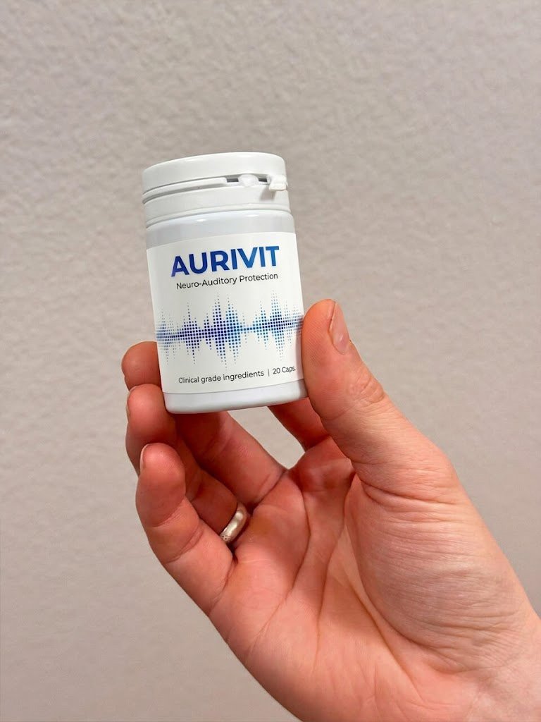Aurivit capsule in mano